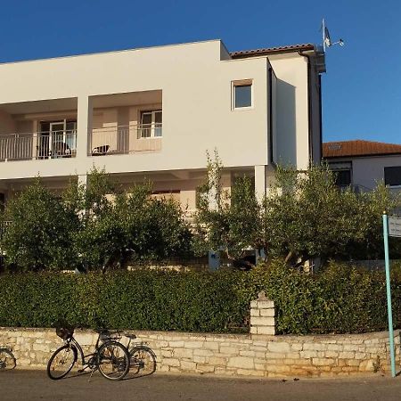 Alida Apartments & Room Near The Sea Ровинь Экстерьер фото
