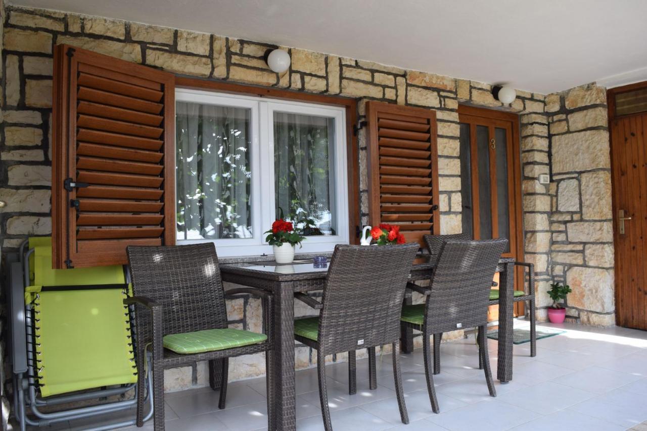 Alida Apartments & Room Near The Sea Ровинь Экстерьер фото