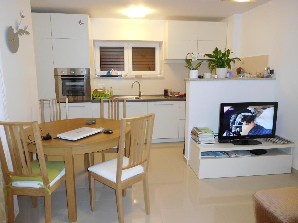Alida Apartments & Room Near The Sea Ровинь Экстерьер фото