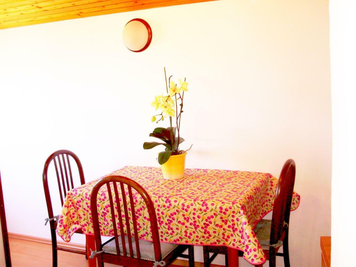 Alida Apartments & Room Near The Sea Ровинь Экстерьер фото
